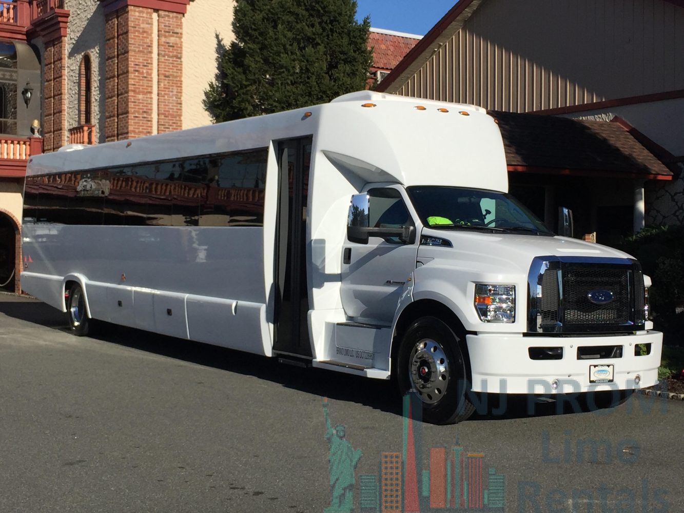 Ford F 750 Party Bus4